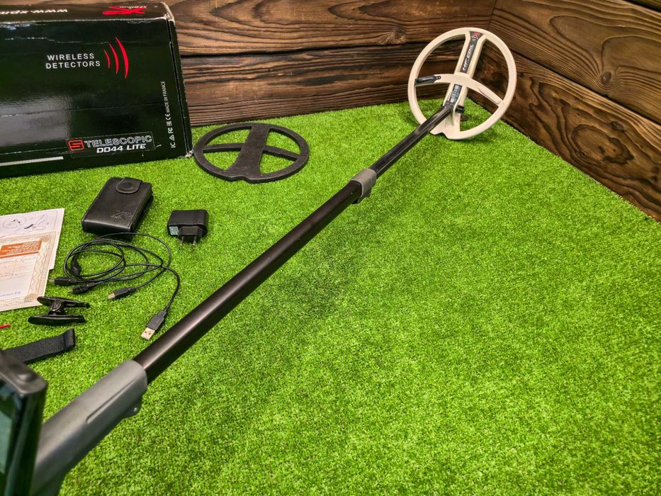 Металошукач XP DEUS 22.5 HF RC з блондинкою