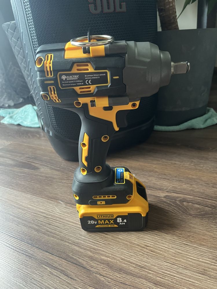 Klucz udarowy 1/2 1000nm pod dewalt bateria 8.4ah