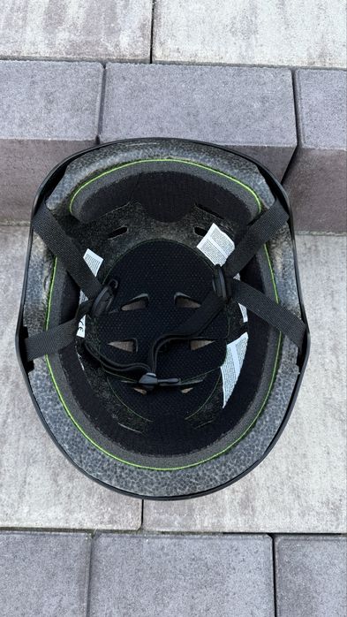 Kask TSG czarny skate