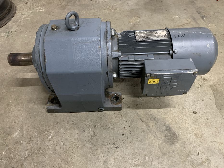 Продам 2 мотори SEW з редуктором з Німеччини