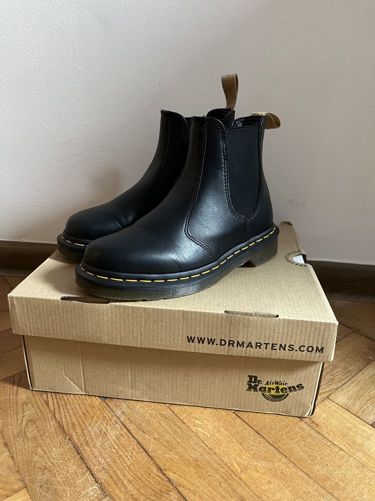 Dr Martens 2976 Chelsea Vegan - Botki