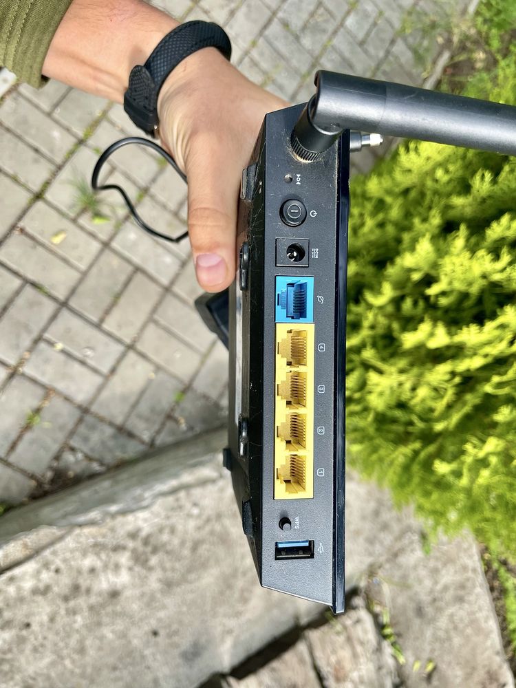 Asus RT-N1OU роутер одноантенний