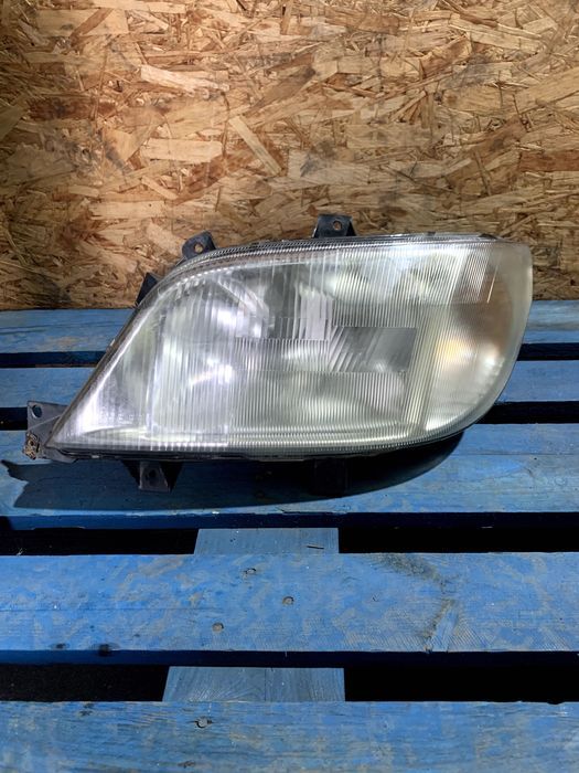 Farol Esquerdo Mercedes Sprinter