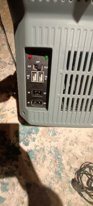 Lodówka samochodowa turystyczna  10 l 12 v i 220 v rezerwacja