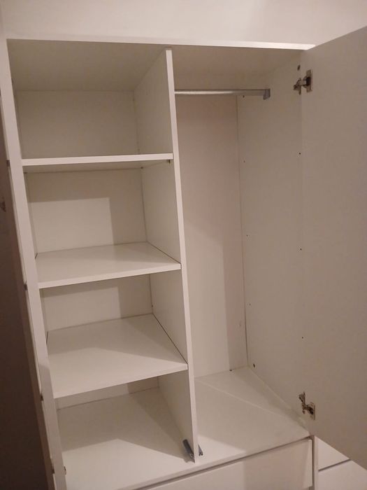 Biała szada, pojemna z 2 szufladami