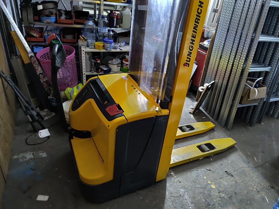 Paleciak elektryczny Jungheinrich EJC 212 wys. podnoszenia 5 350.