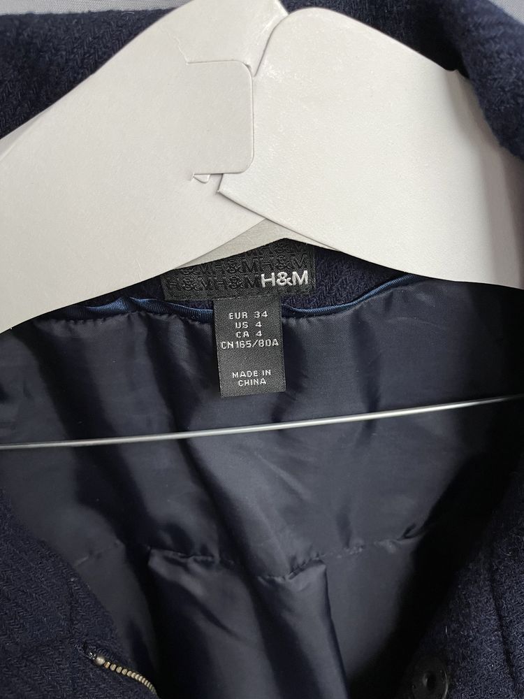 Granatowy płaszczyk wełniany 80% wełna H&M 34 xs, po pralni