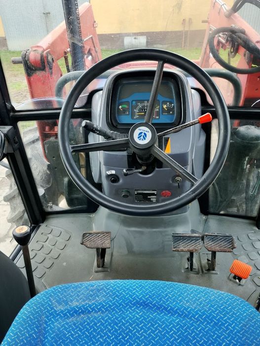 New holland TD85D 2003r  z Turem,  
Sprowadzony z Francji

9700 m