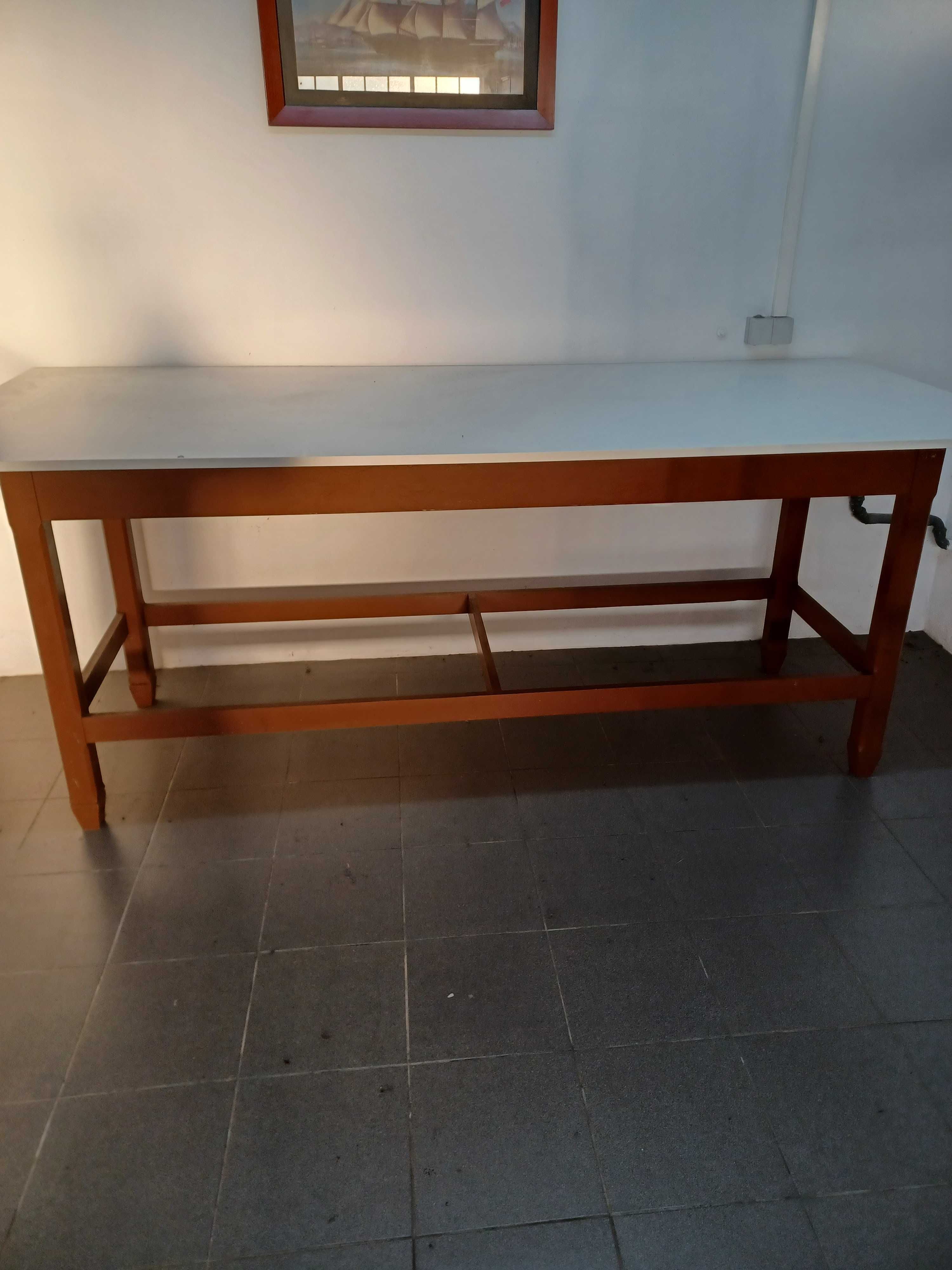 Mesa de remate (ou outros) em madeira 200 x 100 x 96 alt