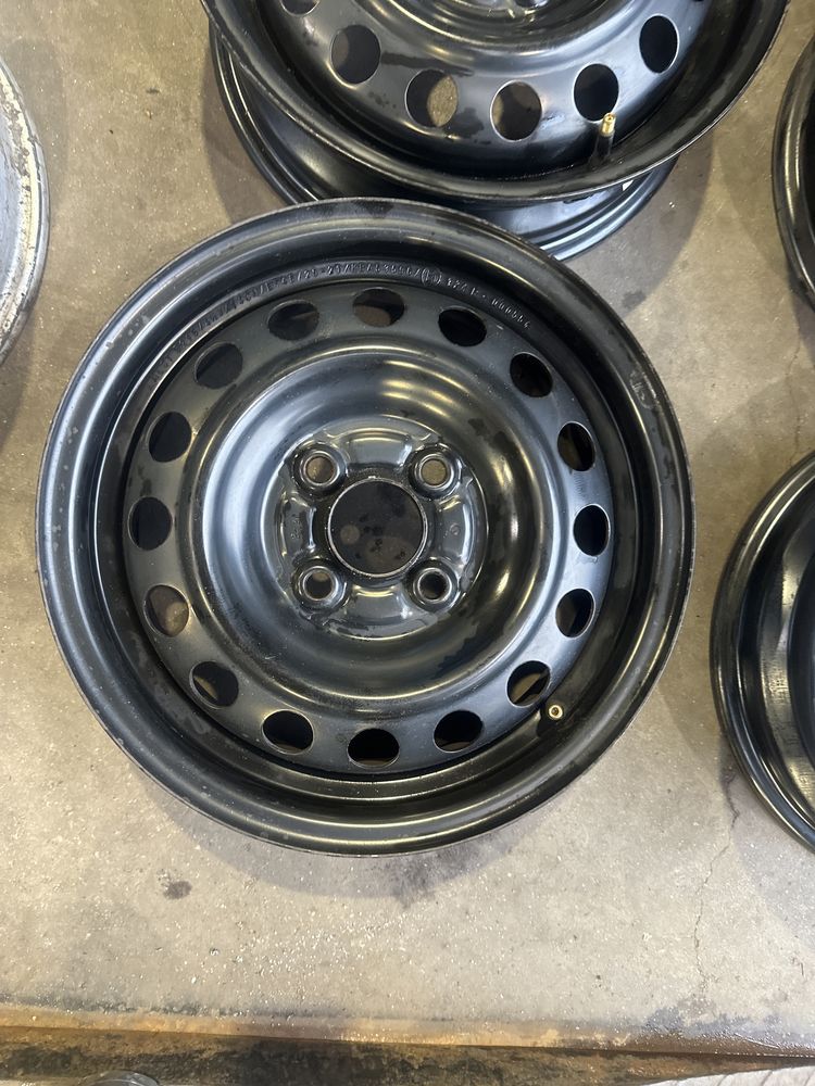 14 4x100 felgi stal Mitsubishi space star