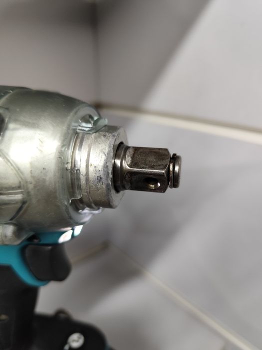 Makita DTW 285 безщітковий акумуляторний гайковерт Макіта оригінал