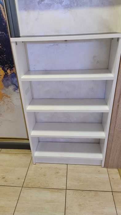 Półki przyścienne
