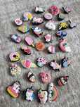 Przypinki do crocs