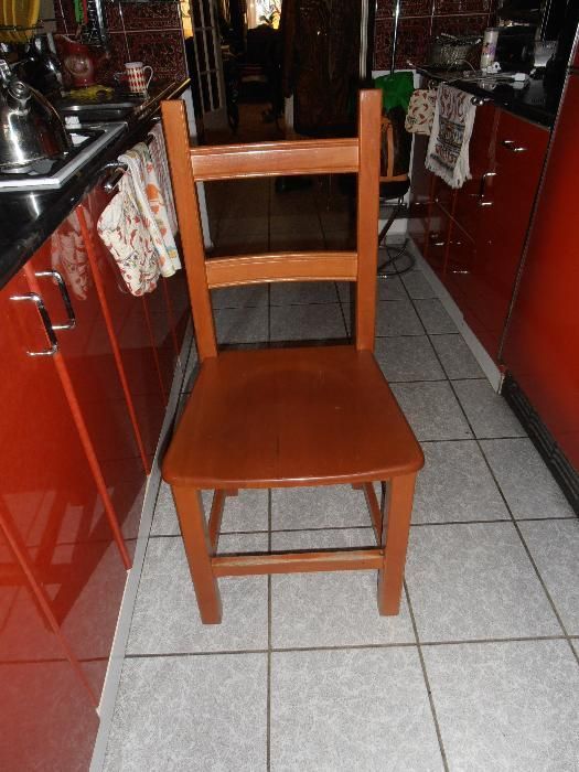 krzesło drewniane bukowe