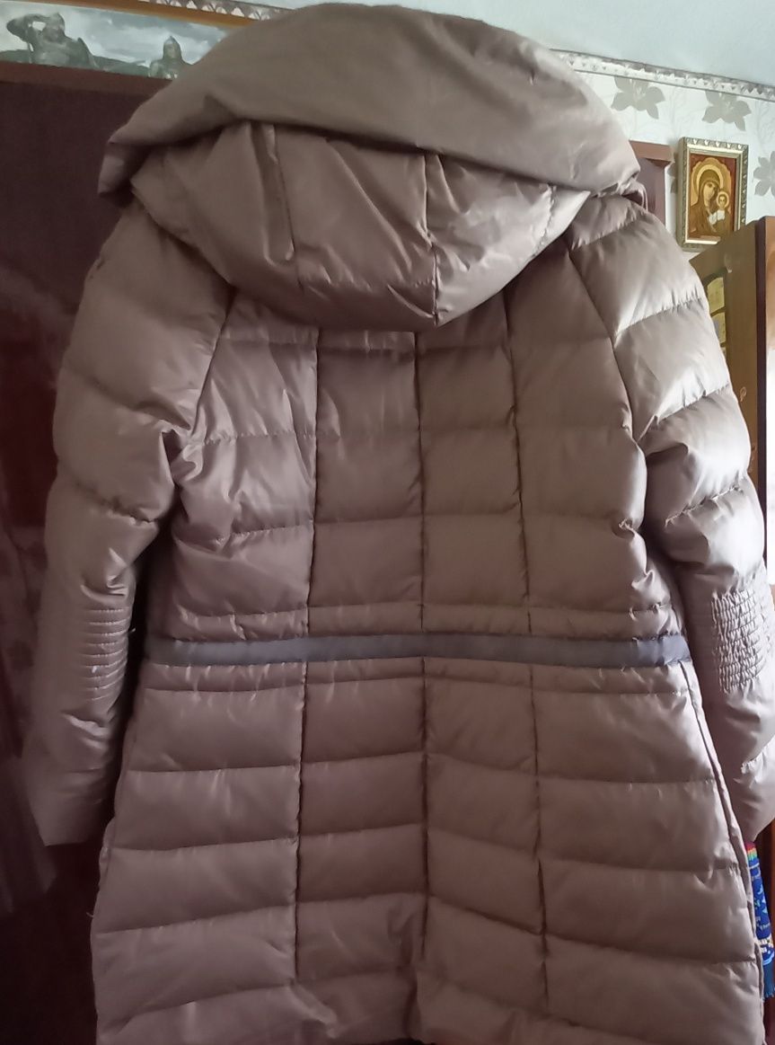 Жіноча подовжена куртка