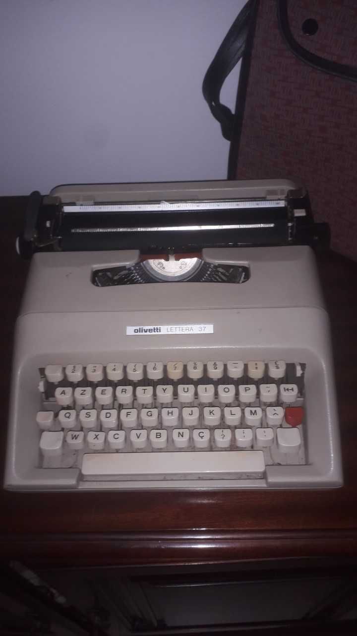 maquina escrever olivetti