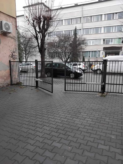 Оренда в центрі 2-х  квартири з студією-кухнею