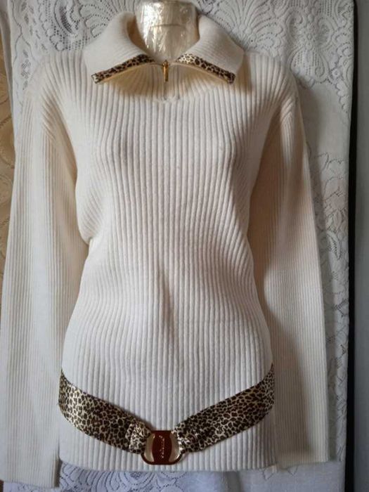 Шикарный свитер отличного качества , р 54-56 , Турция