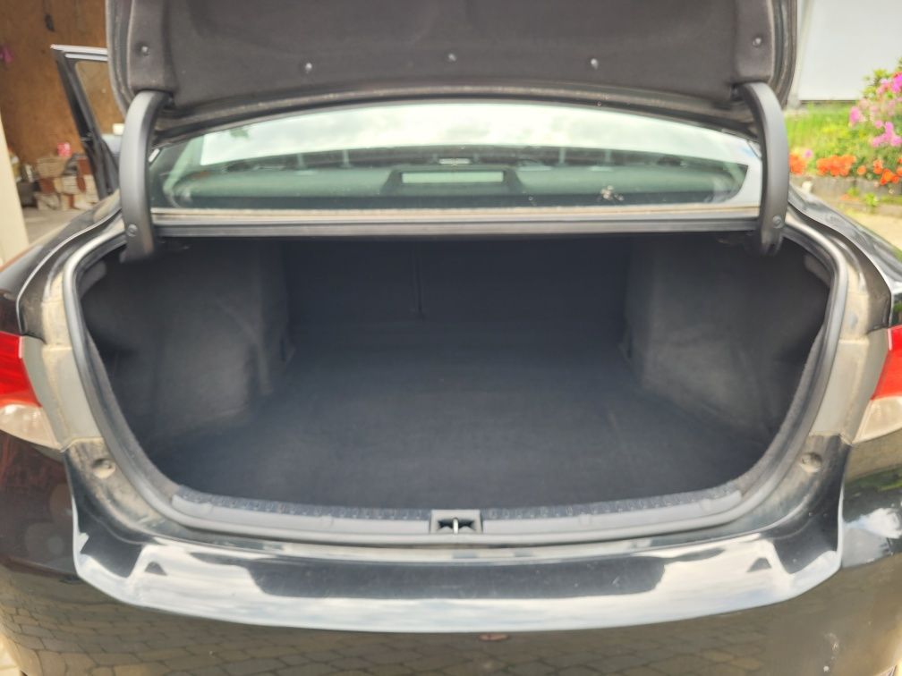 Toyota Avensis t27 Silnik 1.6 benzyna Rok 2013