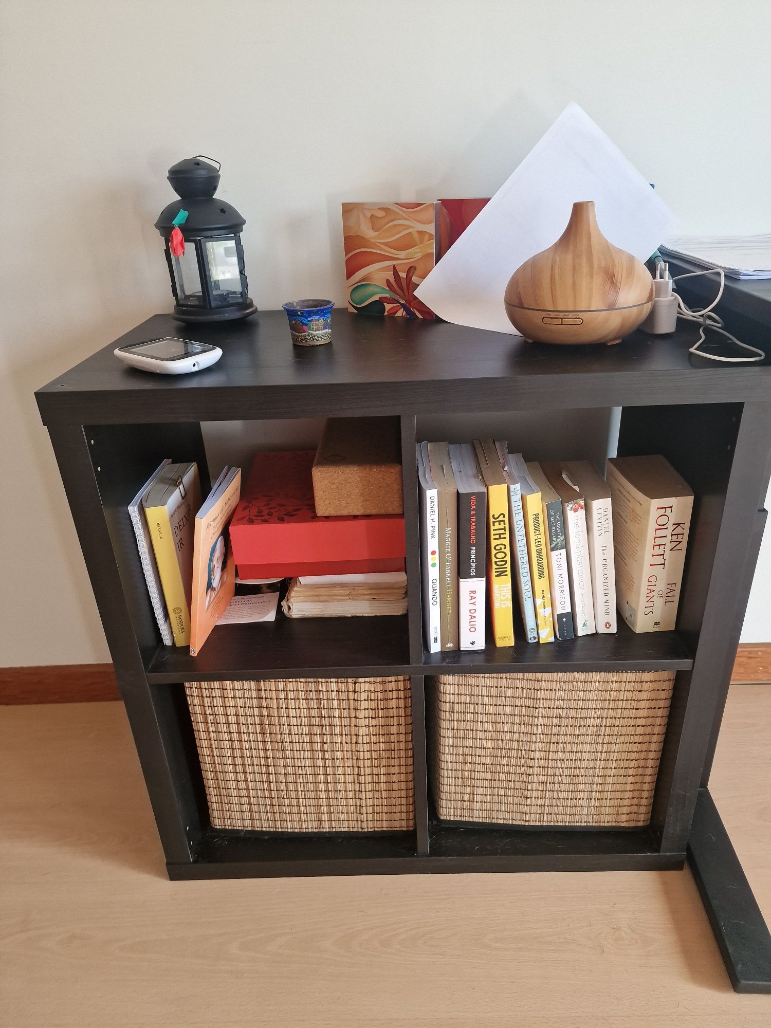2 estandes IKEA como novas