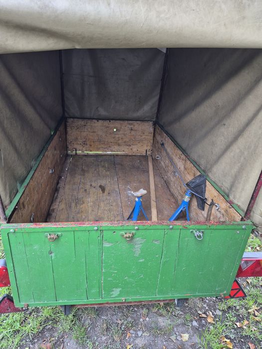 Przyczepka lekka z plandeką 750 kg – solidna, zadbana