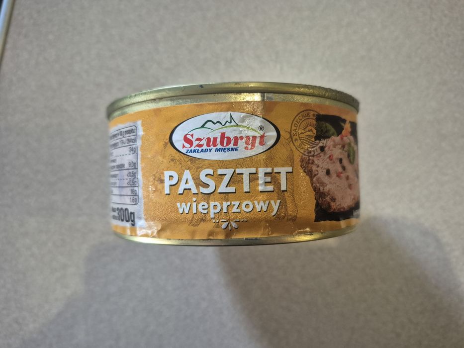 Sprzedam konserwy widoczne na zdjęciach