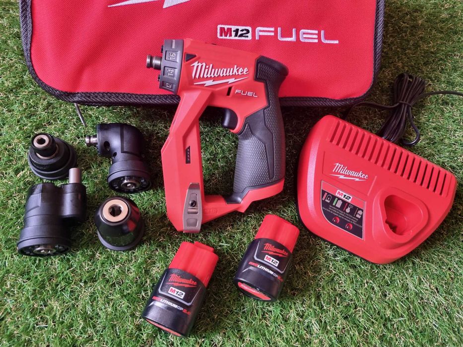 Шуруповерт зі змінними насадками Milwaukee 2505-22 M12 FUEL