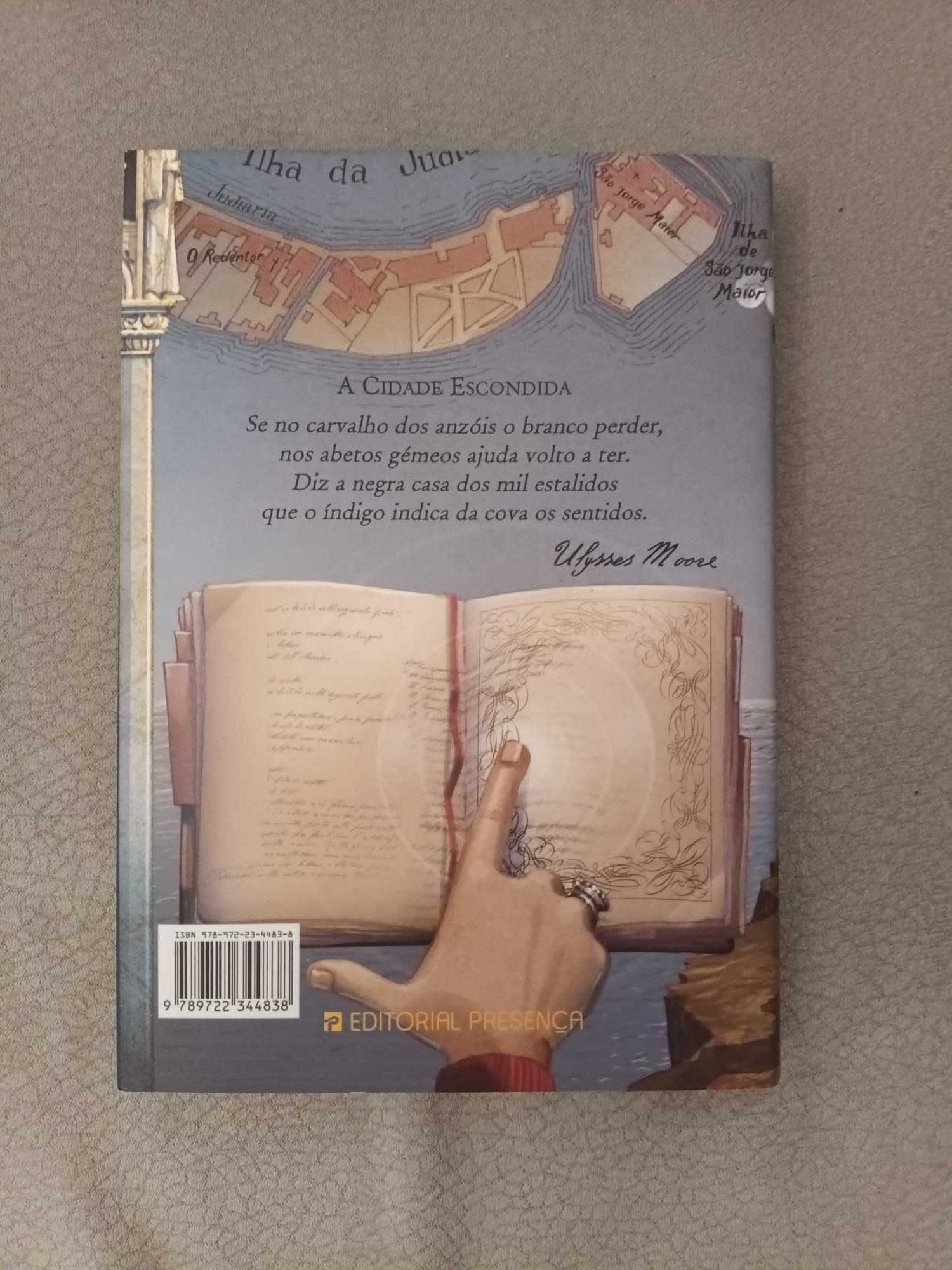 Livro "A cidade escondida", de Ulysses Moore