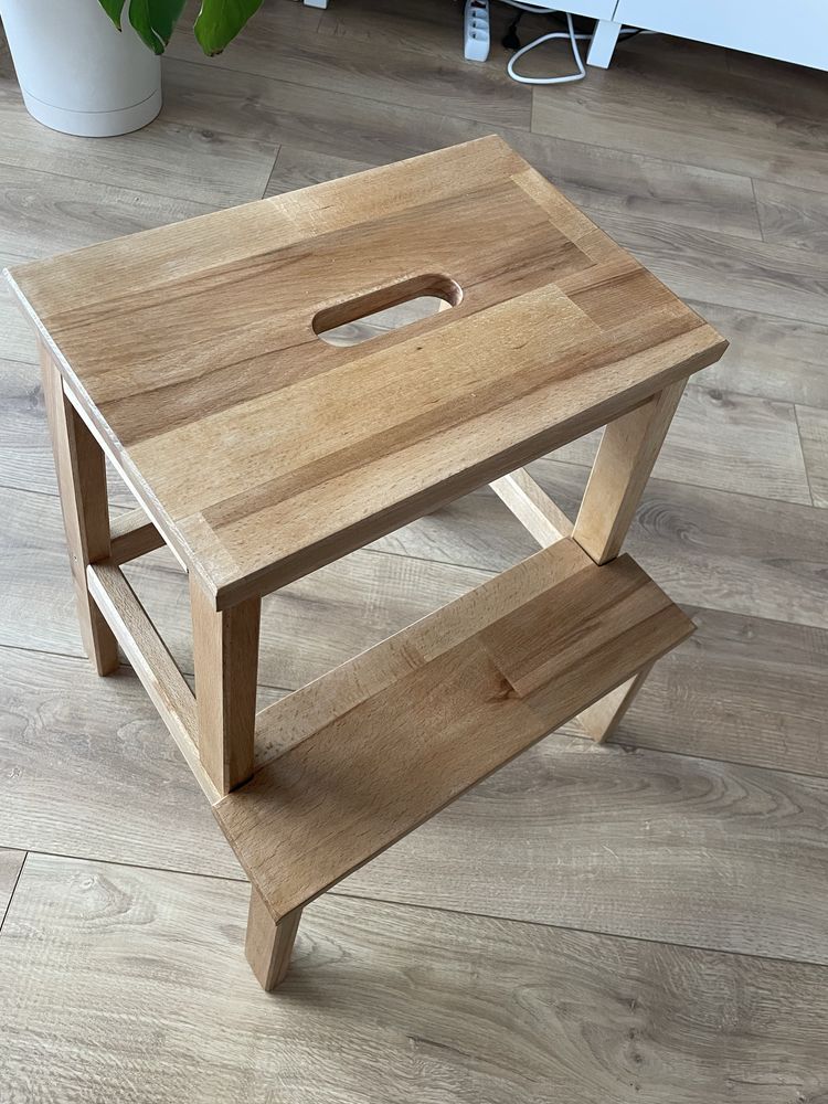 Bekvam taboret ze schodkiem Ikea