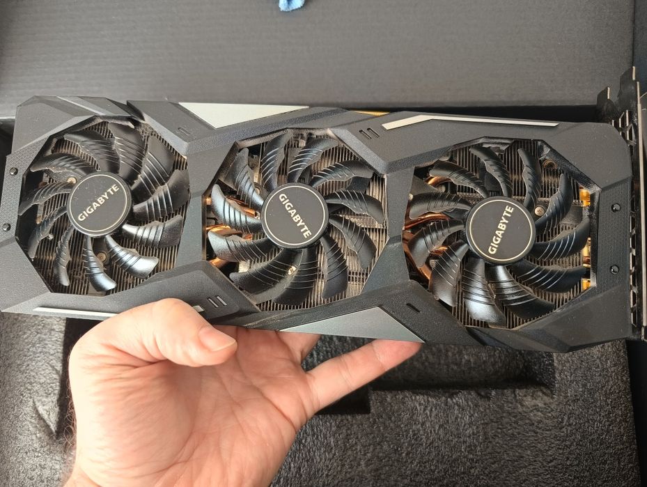Відеокарта Gigabyte RTX 2060 Super з 3-ма вентиляторами