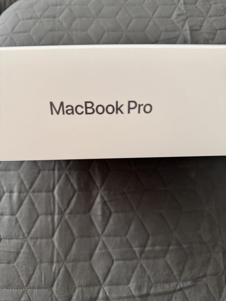 Apple MacBookPro 13,3” M2  256 GB stan idealny kilka razy używany
