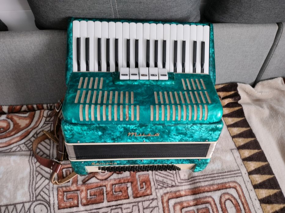 Akordeon Muza Ramona 80 bas dla kolekcjonera