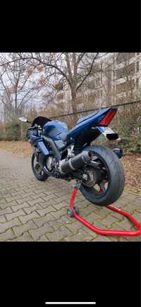 Suzuki SV1000S czarna rama.