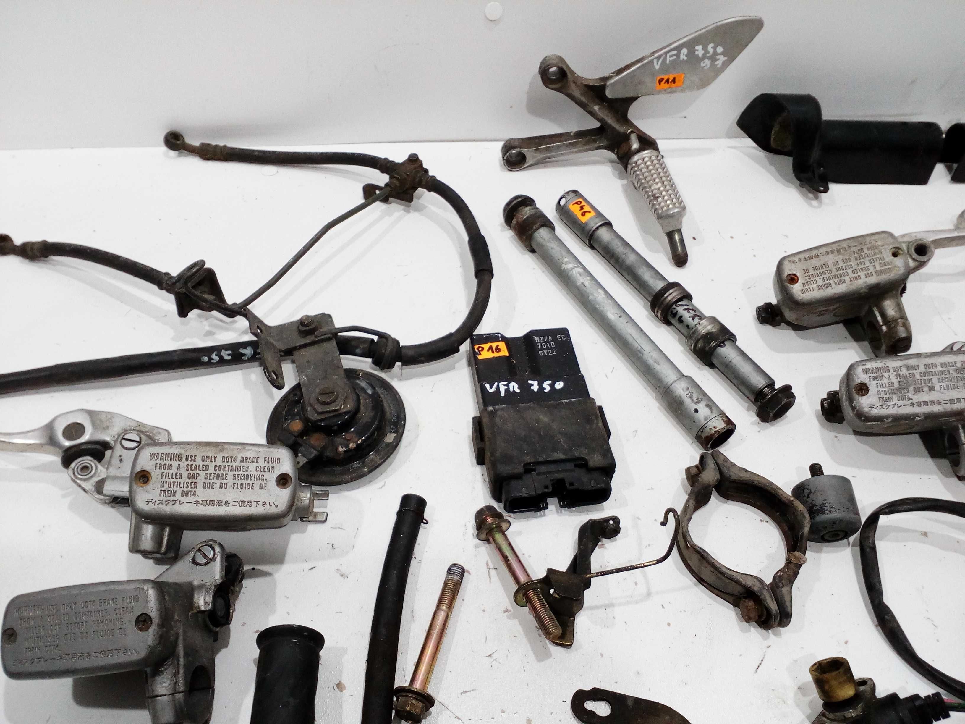 Honda vfr 750 set podnóżek moduł zapłonowy osłona uchwyt mocowanie