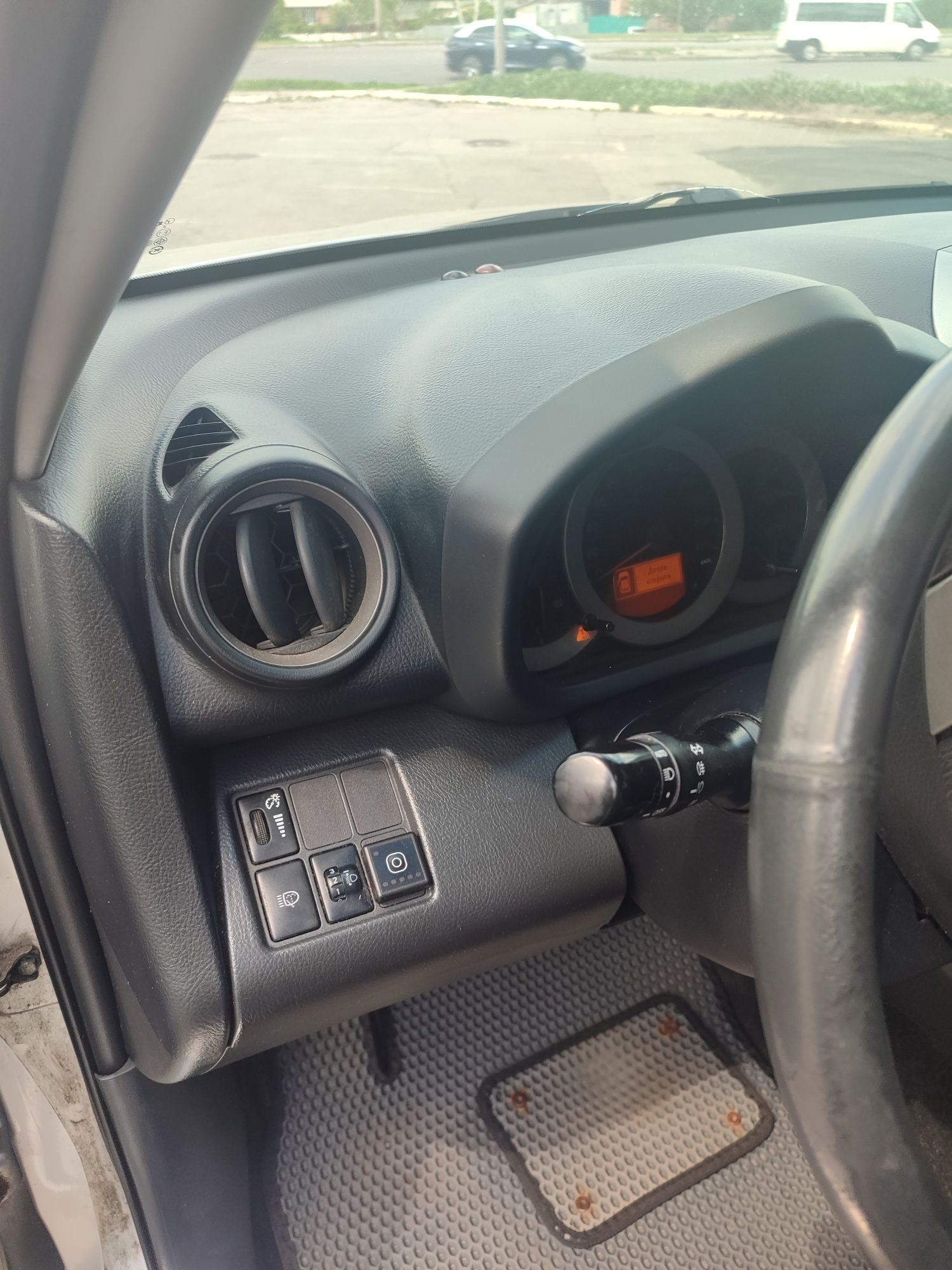Aвтомобіль Toyota Rav 4 2006