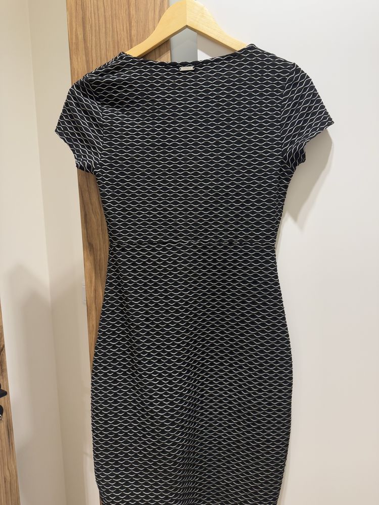 Sukienka GUESS czarna