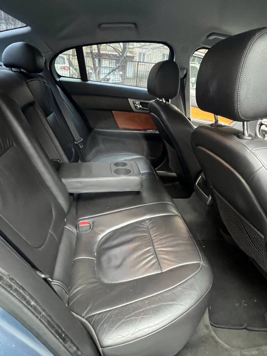 Продам терміново jaguar XF 3,0 148к пробігу