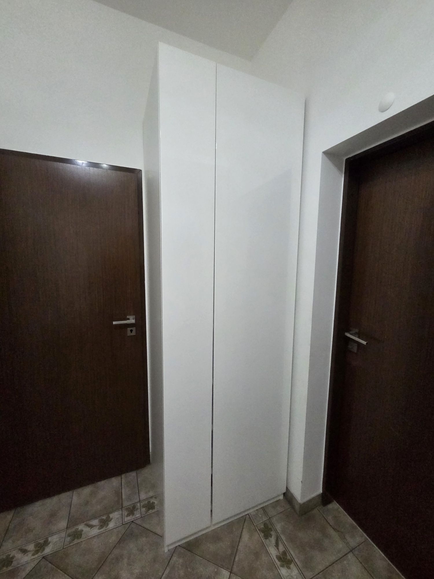 Zabudowa Pax z wyposażeniem wewnętrznym
