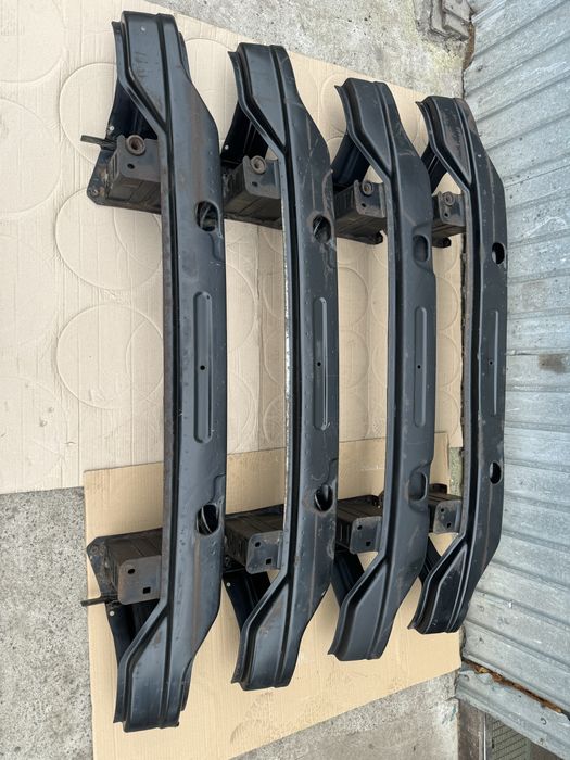 Підсилювач переднього бампера на Mercedes-Benz VITO W639.