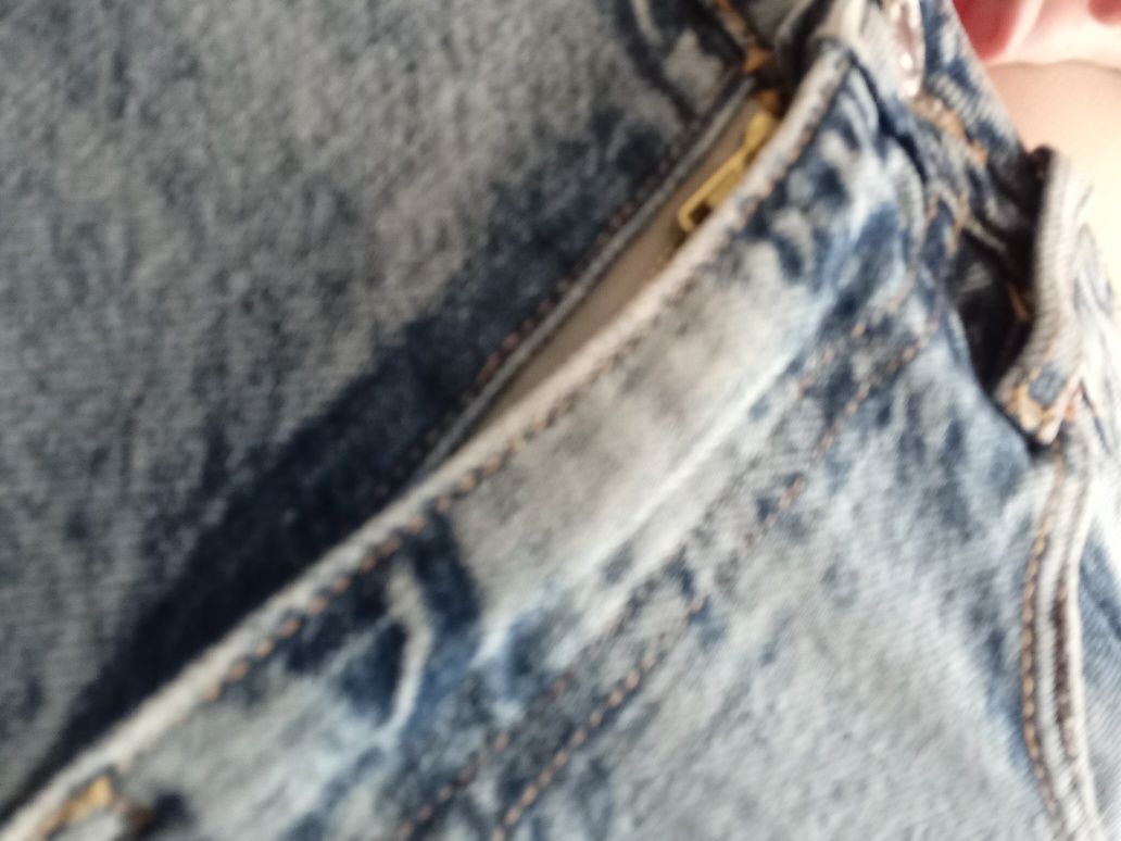 Jeans z dziurą przetarciami Damskie jeansy