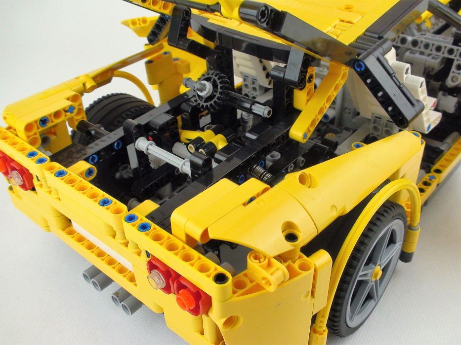 Model Lego Technic Chevrolet Corvette