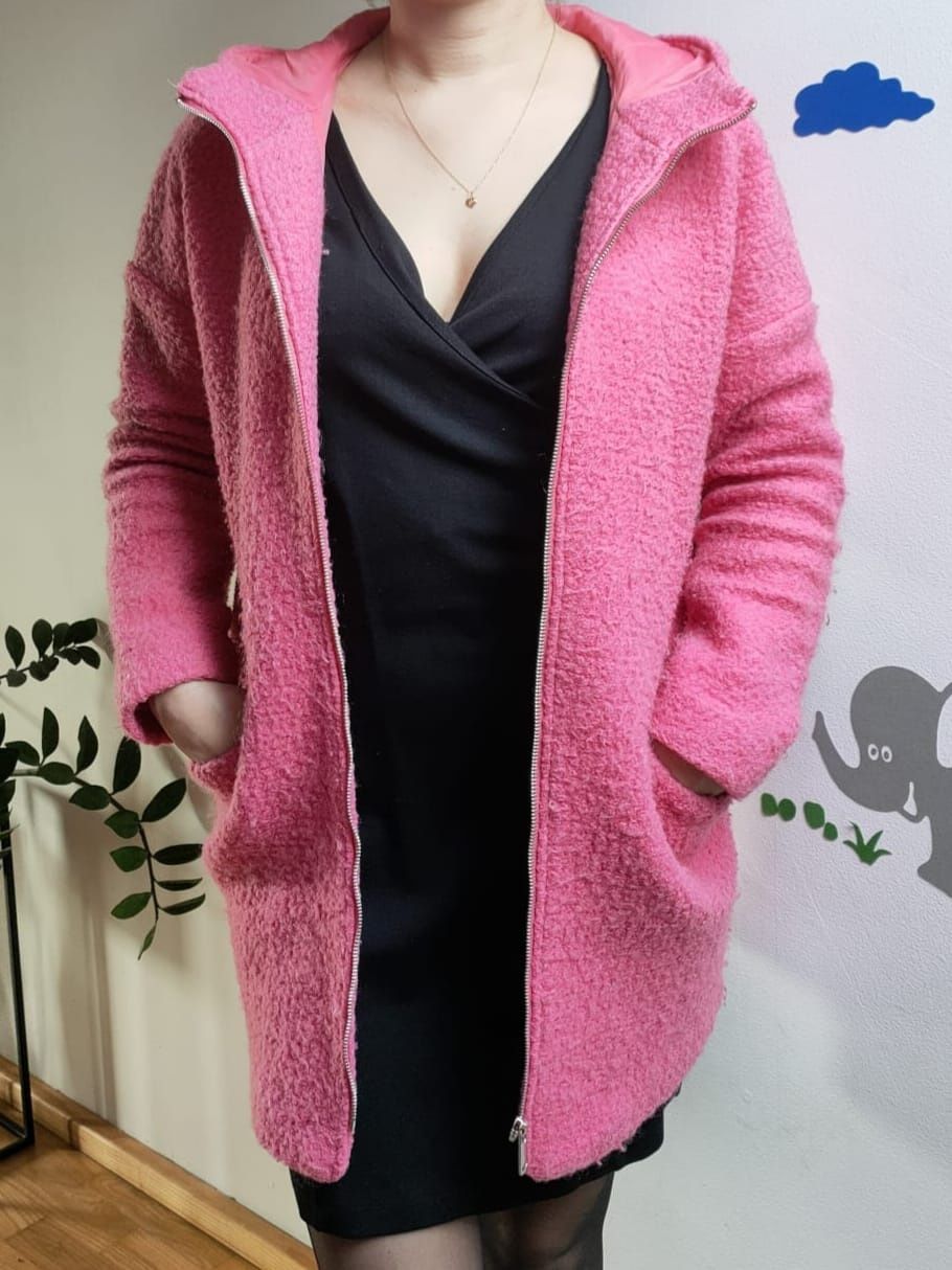 Różowy barankowy wełniany wełna płaszcz prosty z kapturem reserved S 3