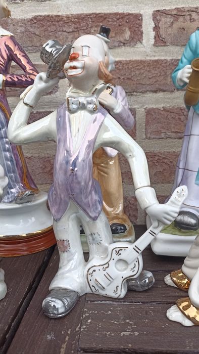 Статуэтка  клоун