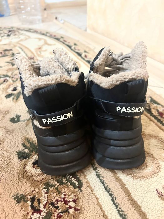 Продам взуття з еко шкіри