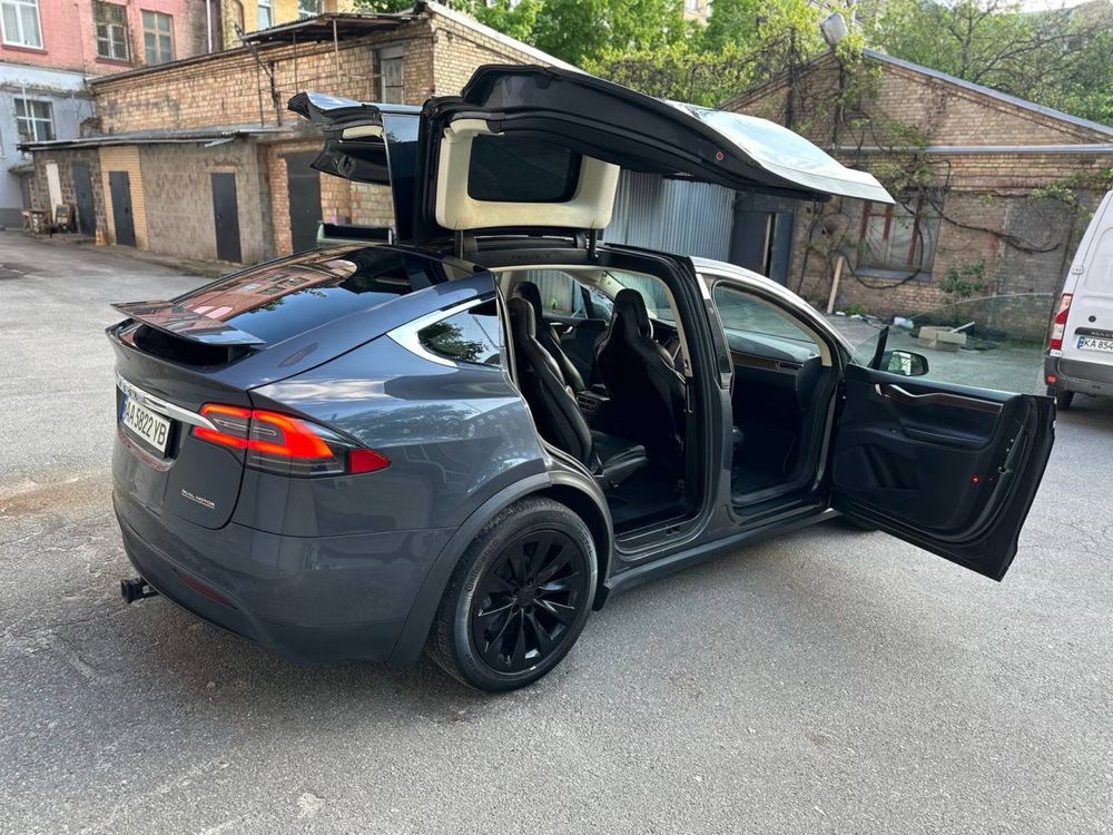 Tesla model x 75d/2017 Intel