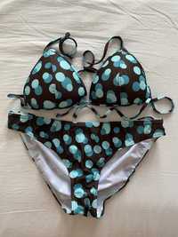 Bikini castanho e azul