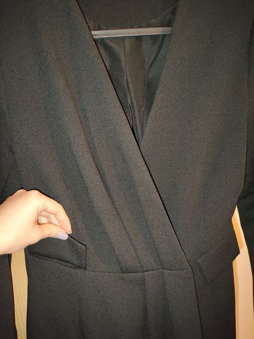 Czarna żakietowa sukienka