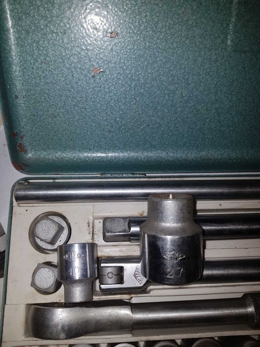 Професійний набір головок 16 предметів з полиці гаража