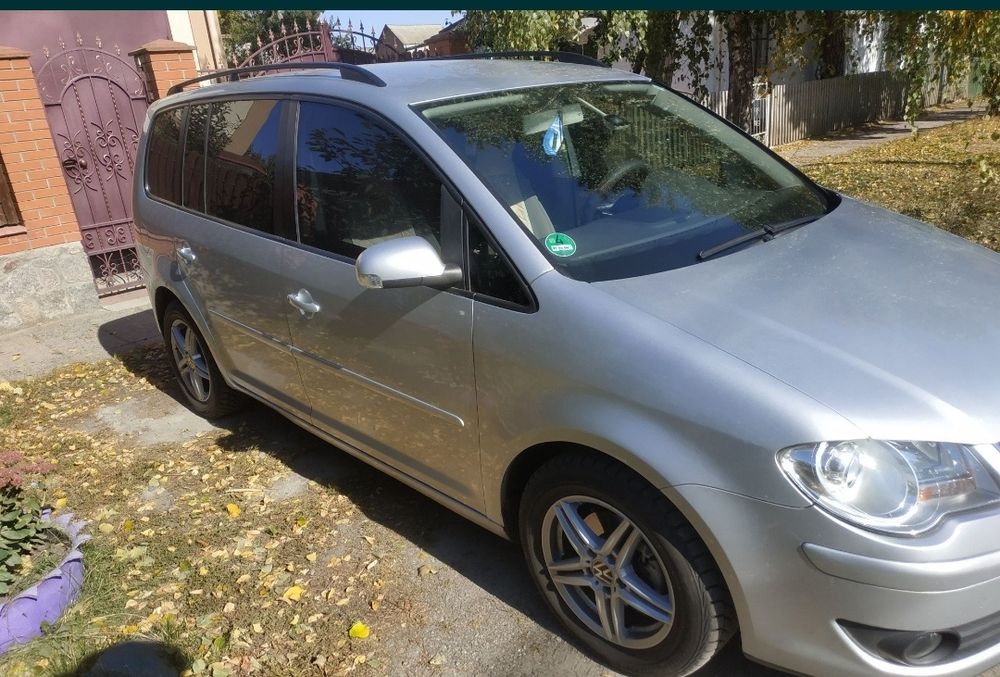 Продам Touran 2007