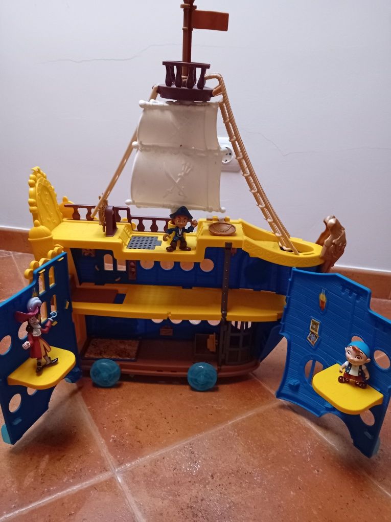 Barco Jake e os piratas